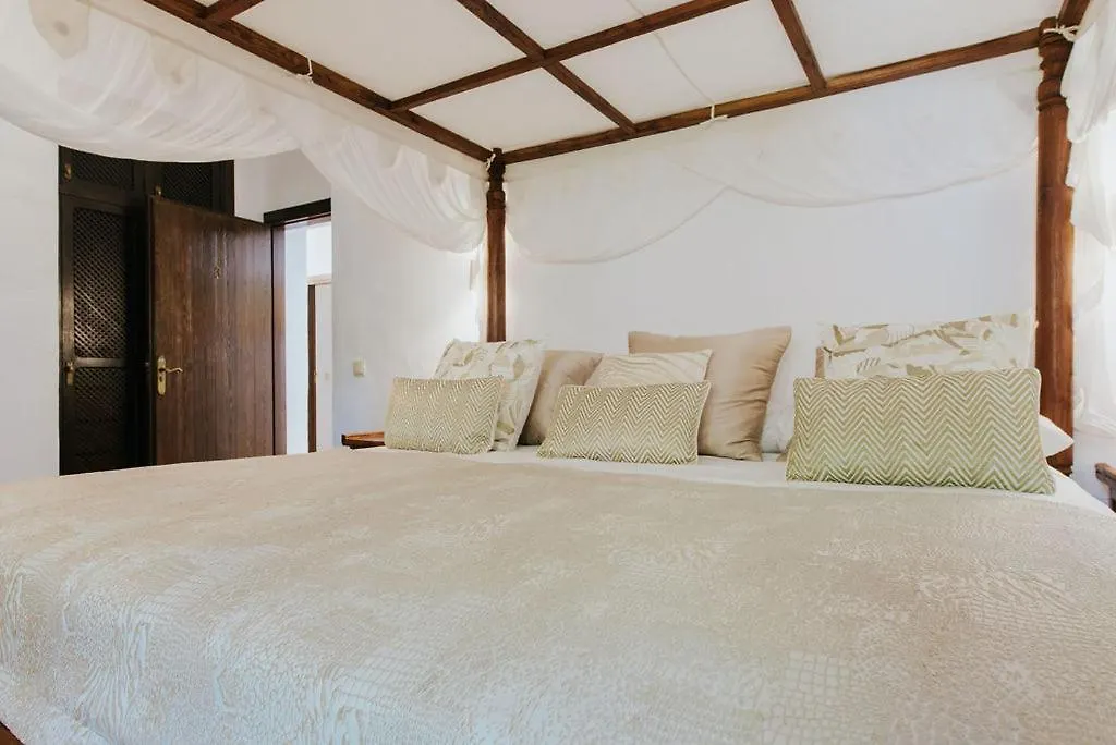 فندق مبيت وإفطار كالا تاريدا Villa & Guesthouse Paissa D'En Bernat إسبانيا