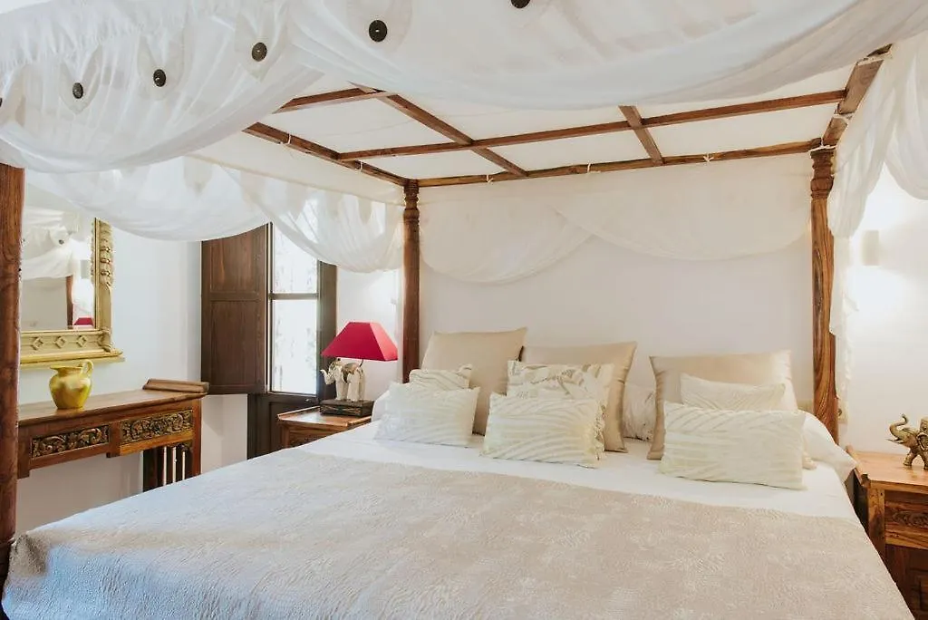 فندق مبيت وإفطار كالا تاريدا Villa & Guesthouse Paissa D'En Bernat